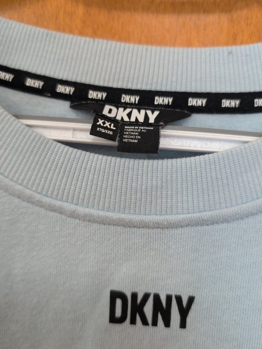 DKNY Sweater Women's XXL Light Blue Crewneck Fleece Pullover Logo Solid EUC - Picture 2 of 8